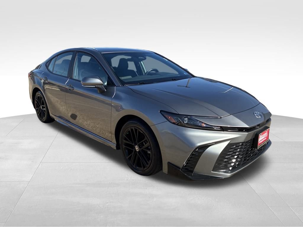 Used 2025 Toyota Camry SE image 7