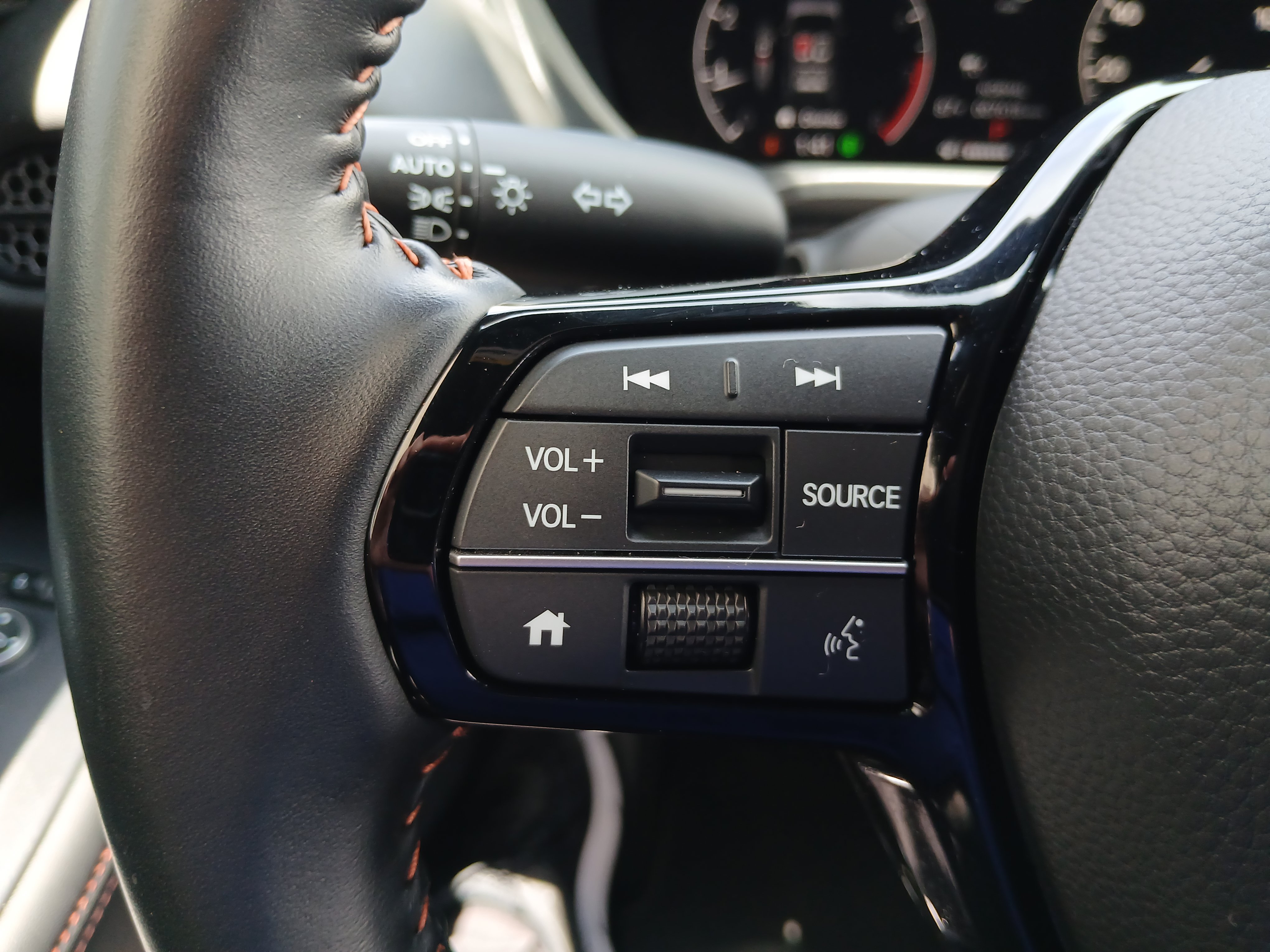 Used 2025 Honda HR-V Sport image 11