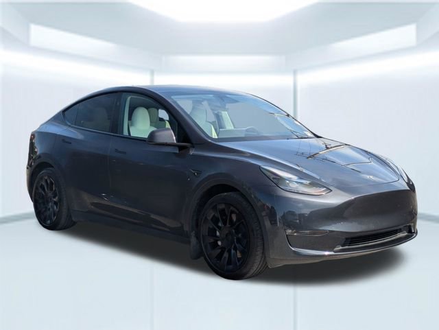 Used 2025 Tesla Model Y Long Range image 8