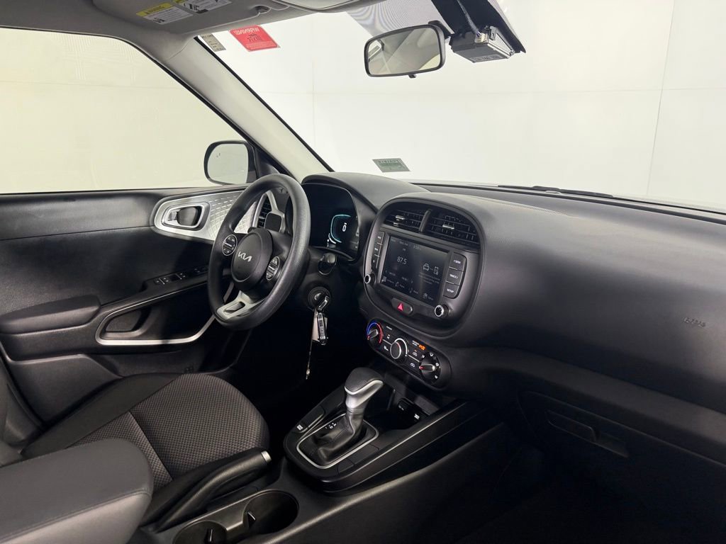 Used 2025 Kia Soul LX w/ LX Technology Package image 28