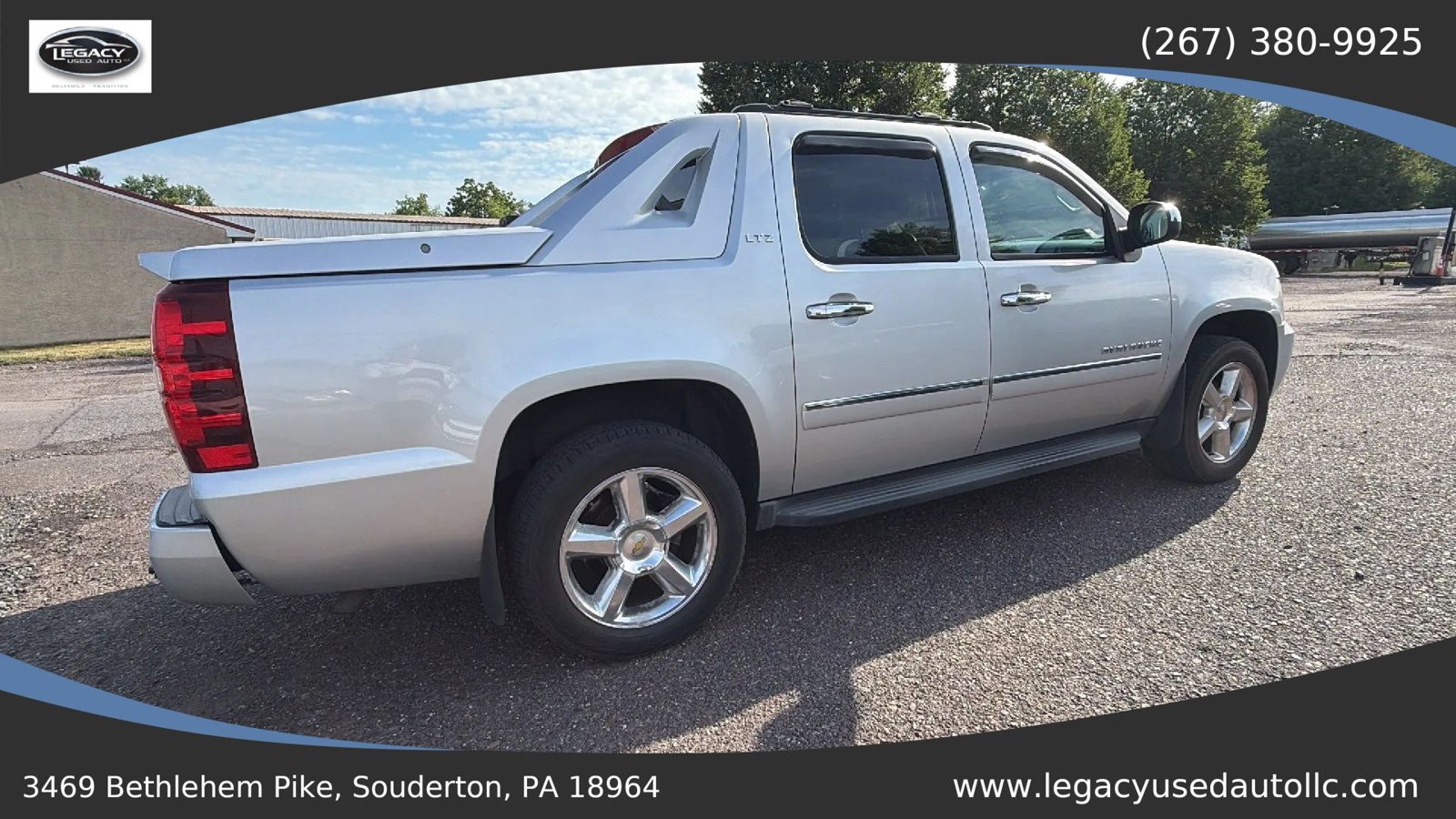 Used 2012 Chevrolet Avalanche LTZ AWD/4WD image 18