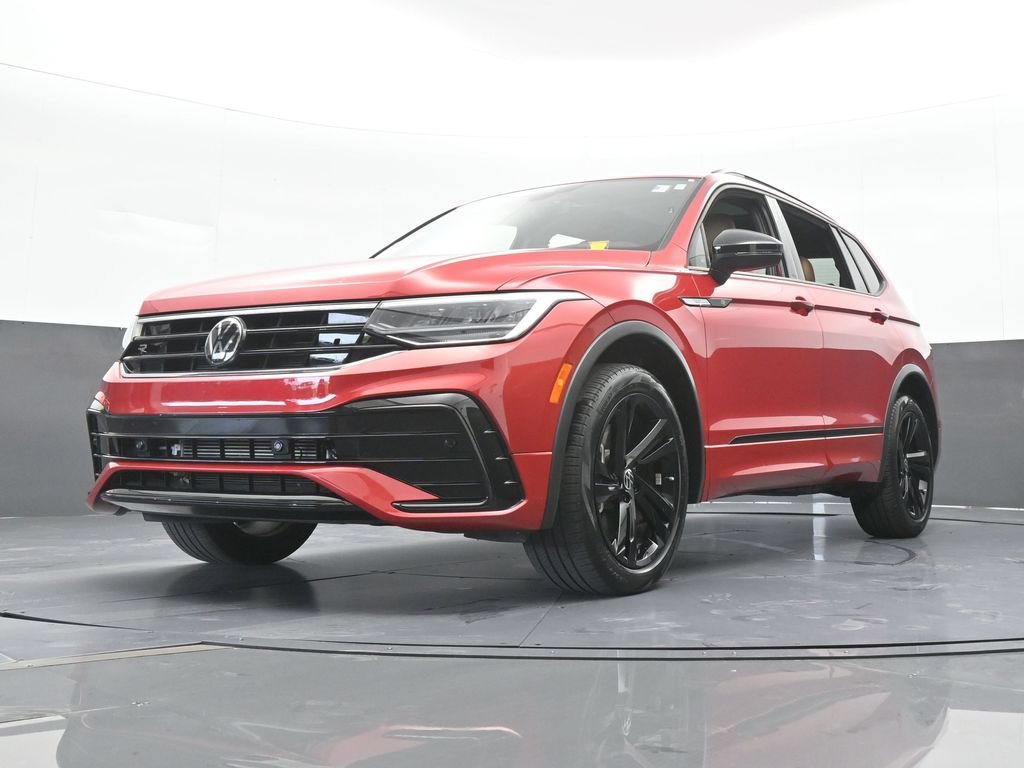 Used 2024 Volkswagen Tiguan SE R-Line FWD image 60