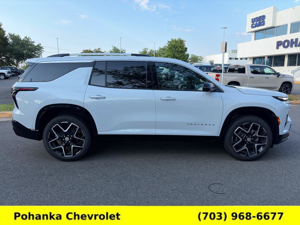 New 2026 Chevrolet Traverse High Country w/ LPO, Floor Liner Package AWD/4WD image 8