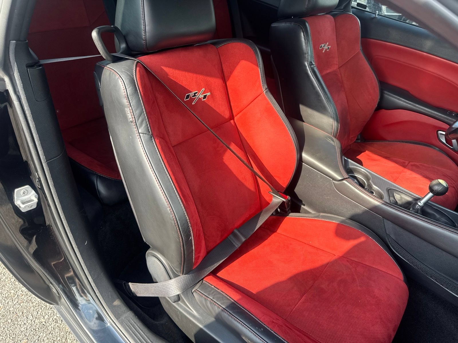 Used 2015 Dodge Challenger R/T Scat Pack w/ Leather Interior Group RWD image 18