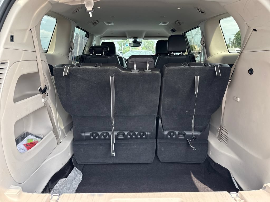 Used 2024 Chrysler Pacifica Touring-L FWD image 20