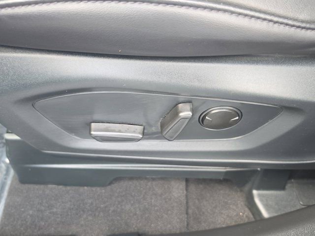 Used 2024 Ford Explorer XLT w/ Equipment Group 202A RWD image 18