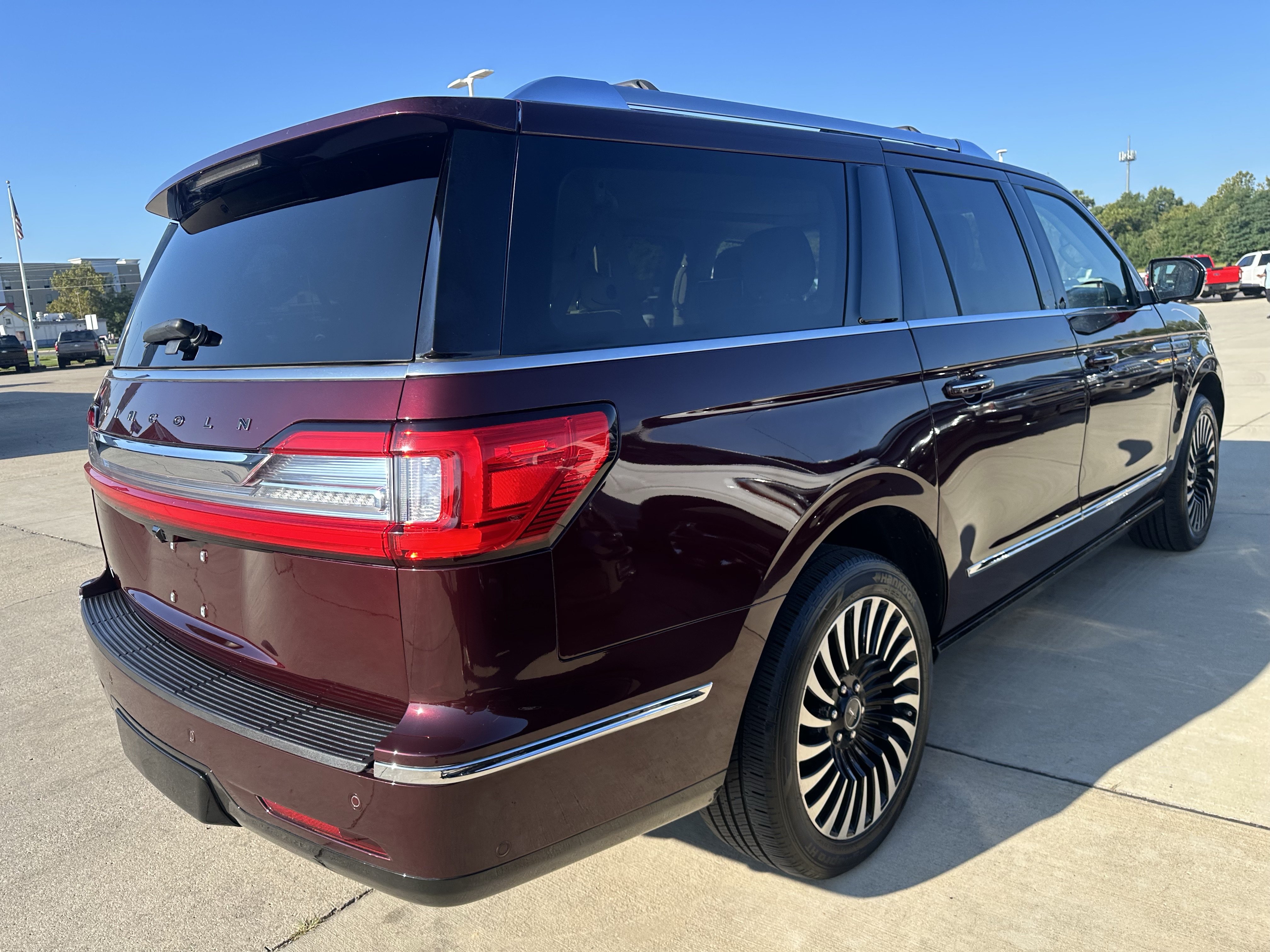 Used 2021 Lincoln Navigator L Black Label w/ Cargo Convenience Package AWD/4WD image 5