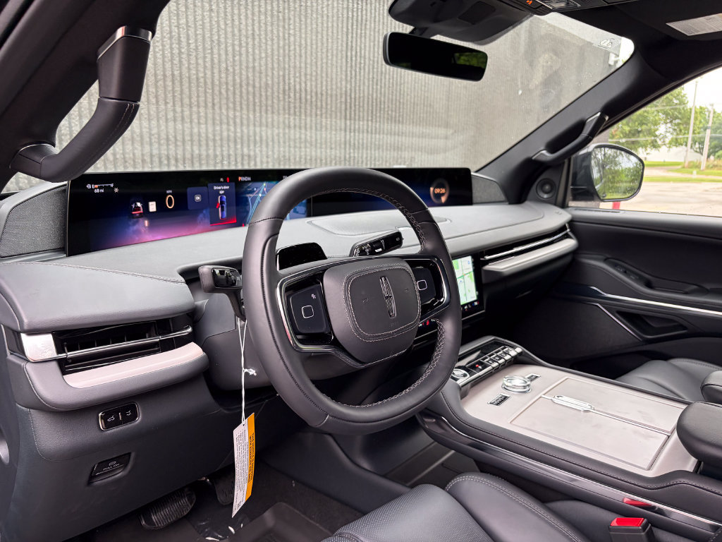 New 2027 Lincoln Navigator Reserve w/ Jet Appearance Package AWD/4WD image 11