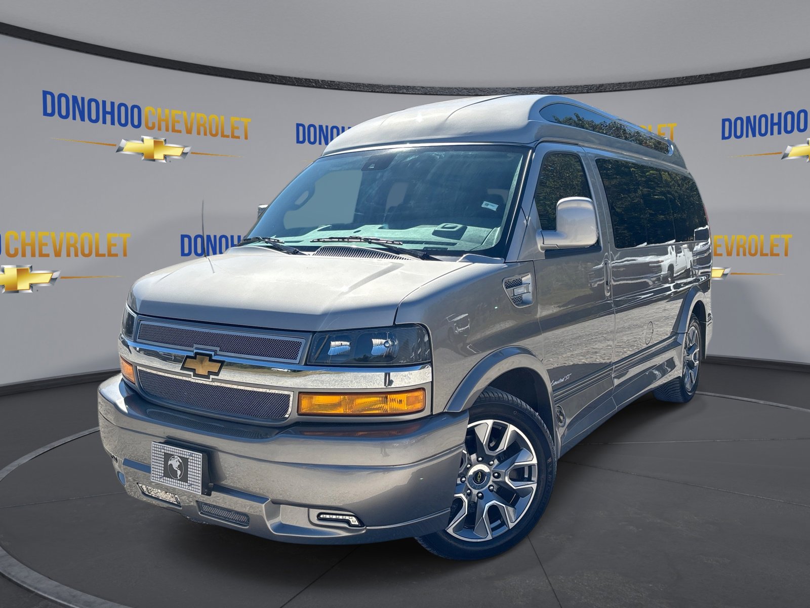New 2025 Chevrolet Express 2500 w/ Driver Convenience Package image 4