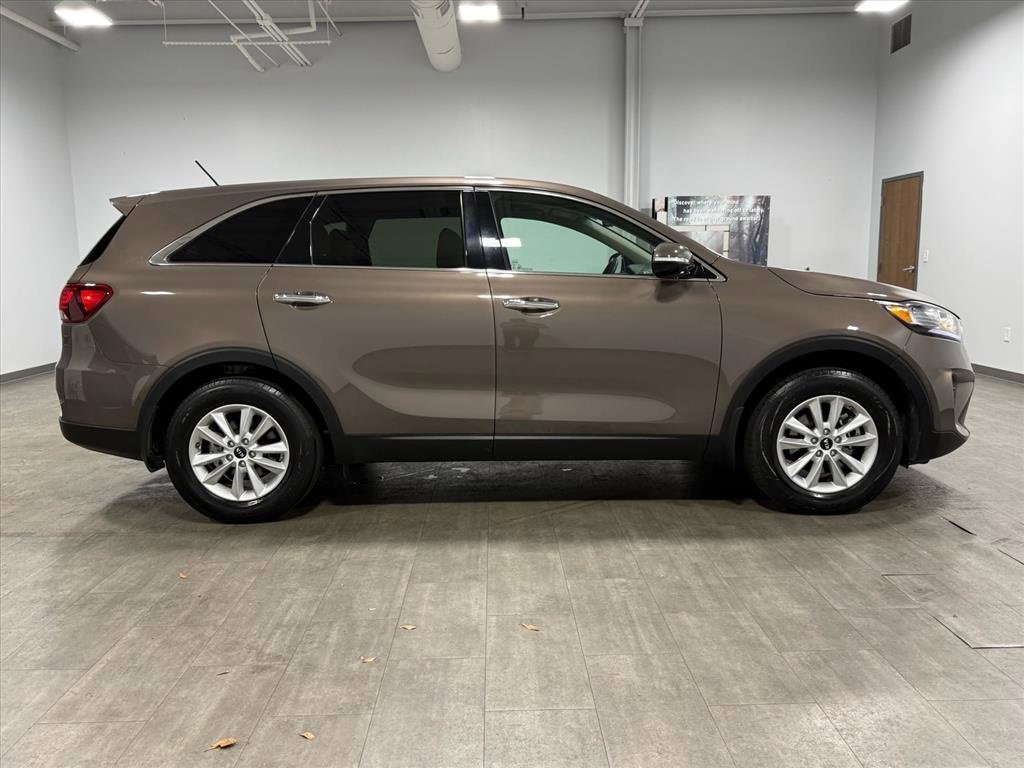 Used 2020 Kia Sorento LX image 3