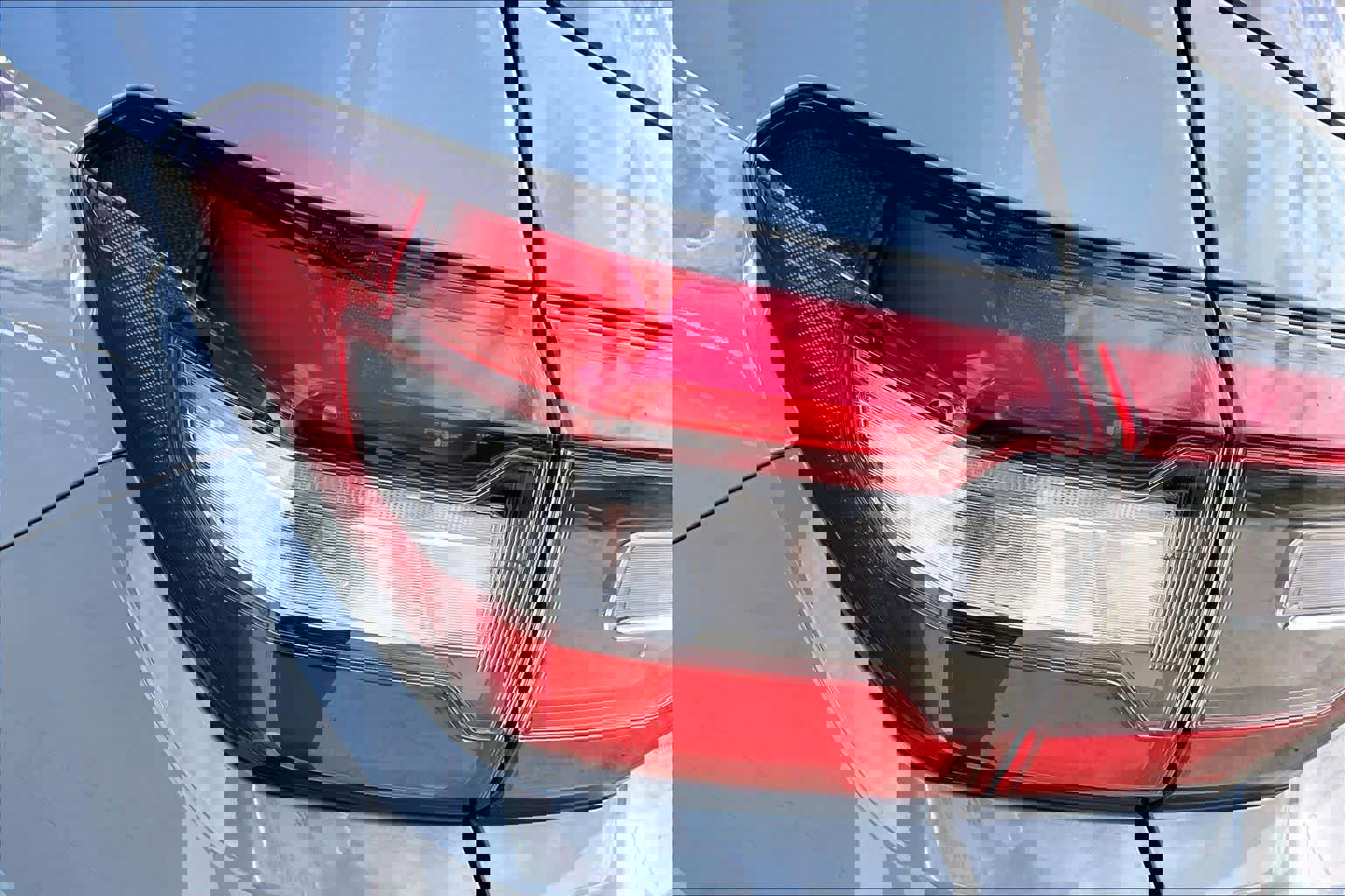 Used 2025 Honda Pilot TrailSport image 29