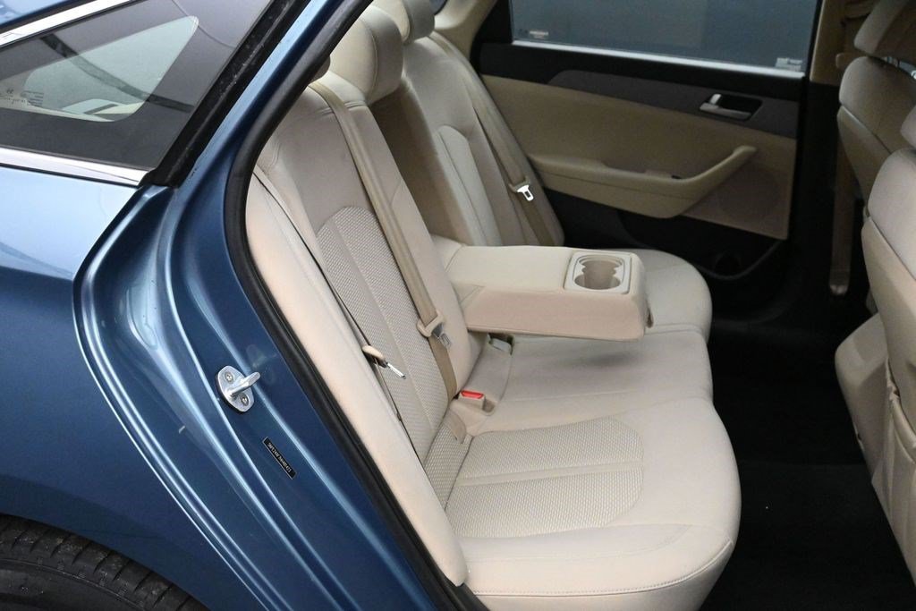 Used 2017 Hyundai Sonata SE FWD image 10