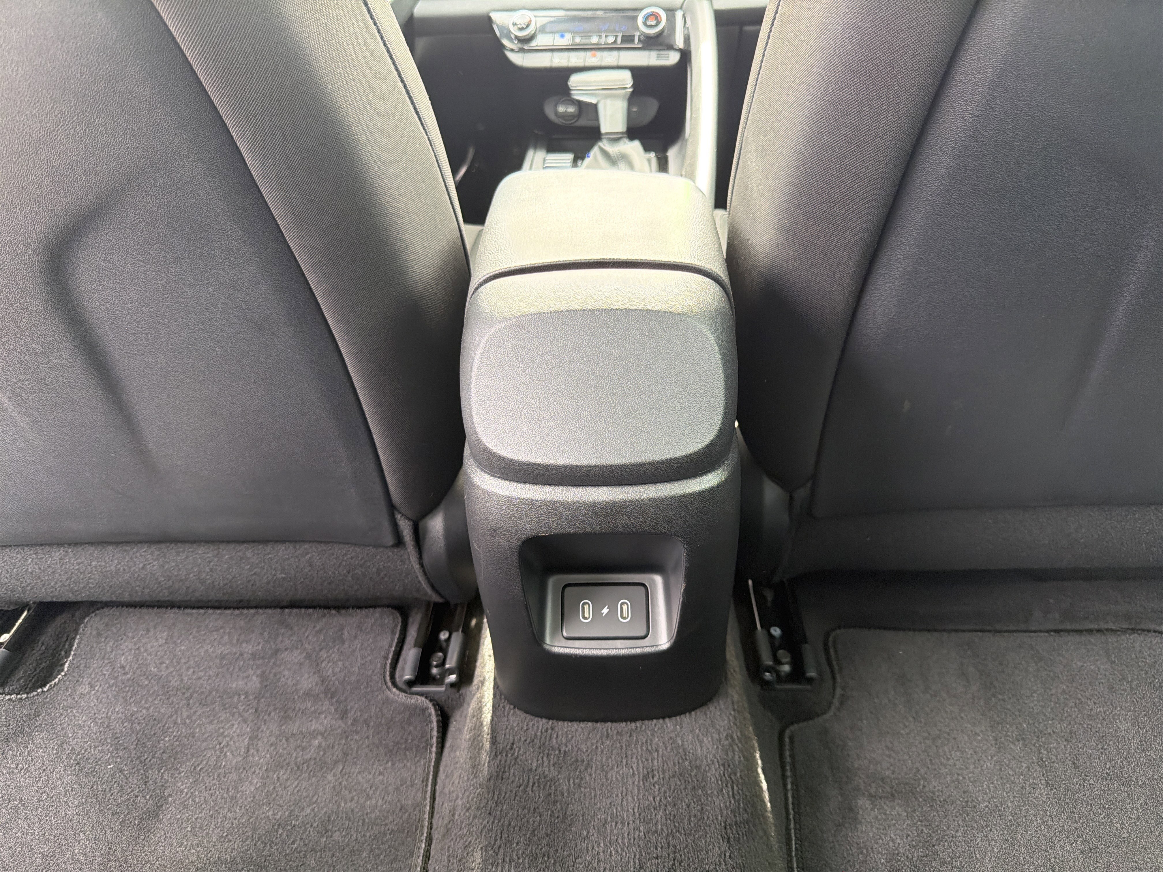 Used 2024 Hyundai Elantra Blue image 31