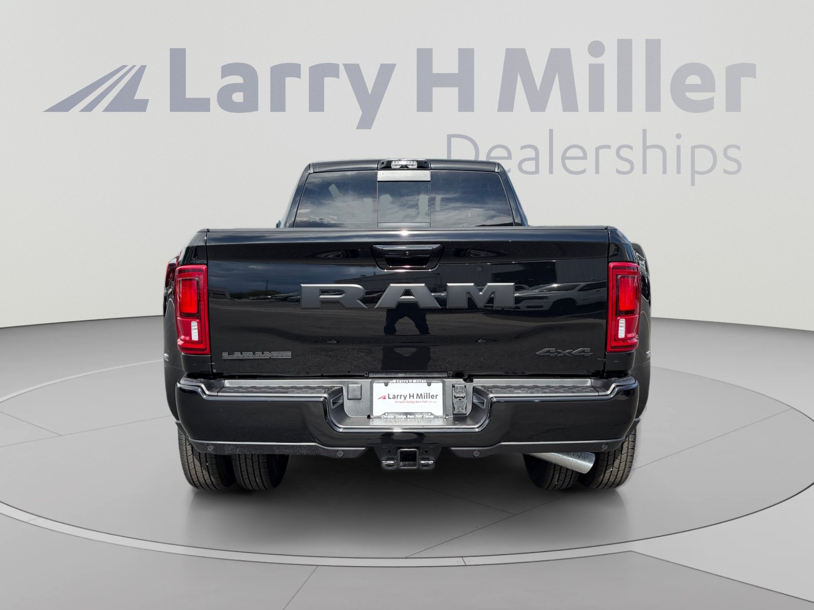 New 2026 RAM 3500 Laramie AWD/4WD image 4
