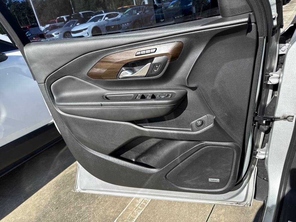 Used 2019 GMC Terrain Denali w/ Comfort Package image 9