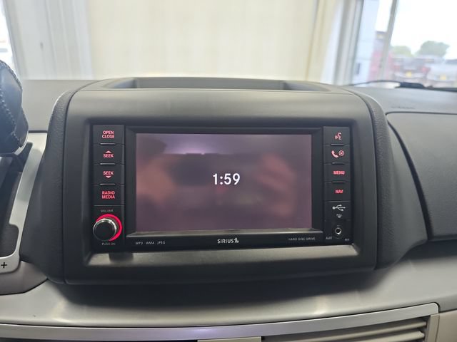 Used 2009 Volkswagen Routan SEL Premium FWD image 18