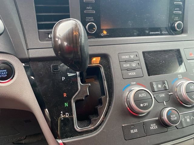 Used 2018 Toyota Sienna XLE Premium image 15