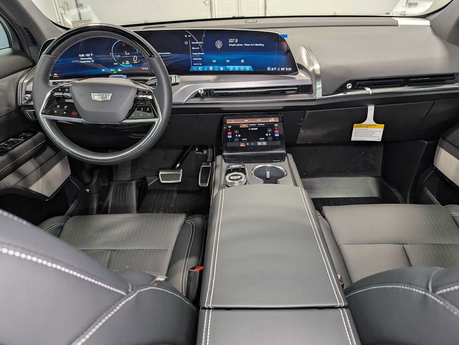 New 2027 Cadillac Vistiq Luxury w/ LPO, Floor Liner Package AWD/4WD image 13