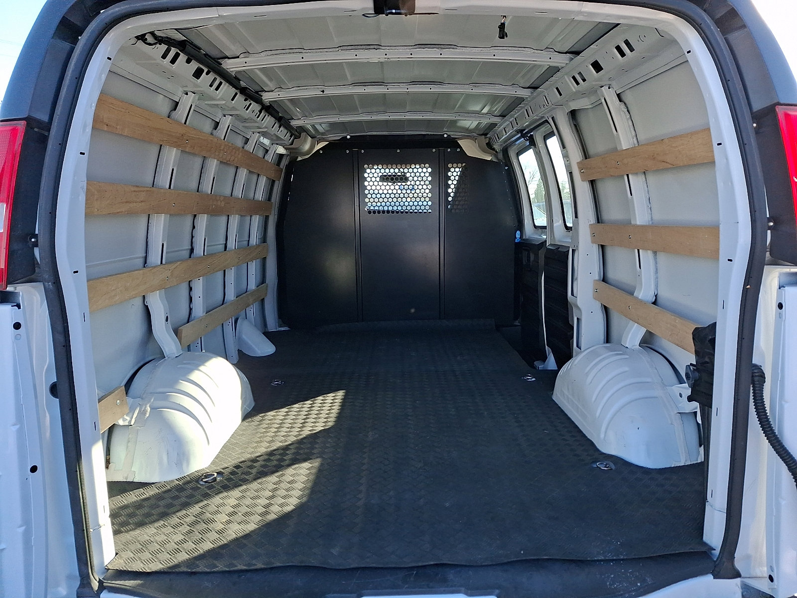 Used 2024 Chevrolet Express 2500 w/ Driver Convenience Package image 28