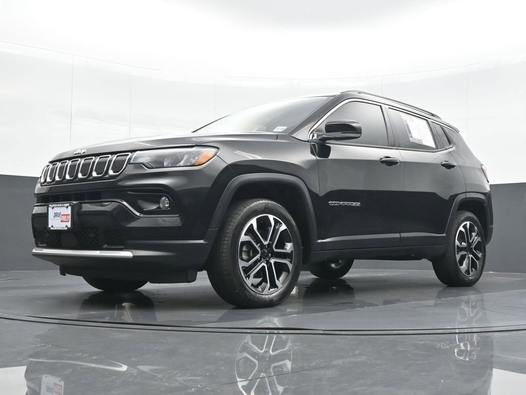 Used 2022 Jeep Compass Limited image 17