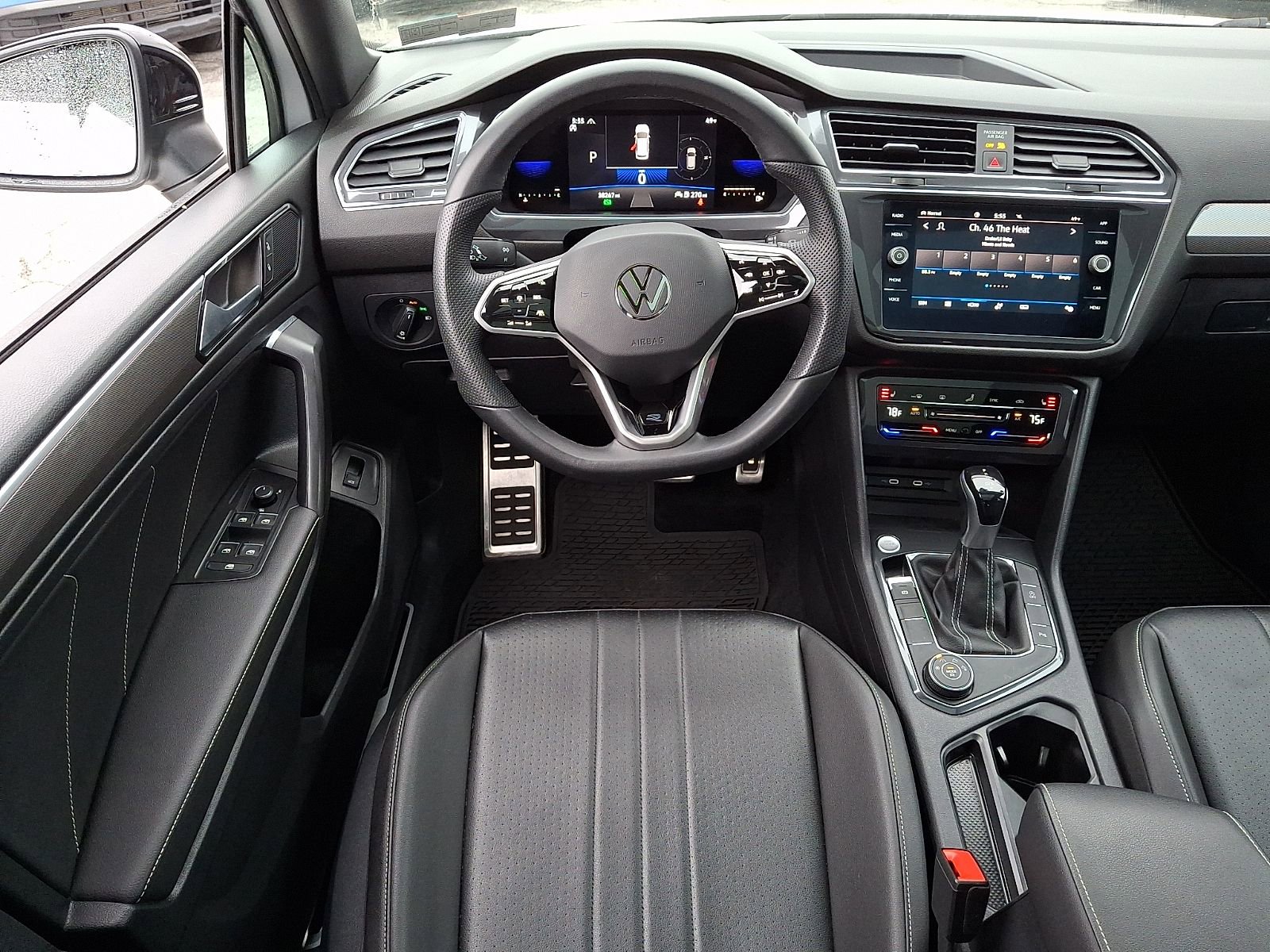 Used 2022 Volkswagen Tiguan SE R-Line image 12