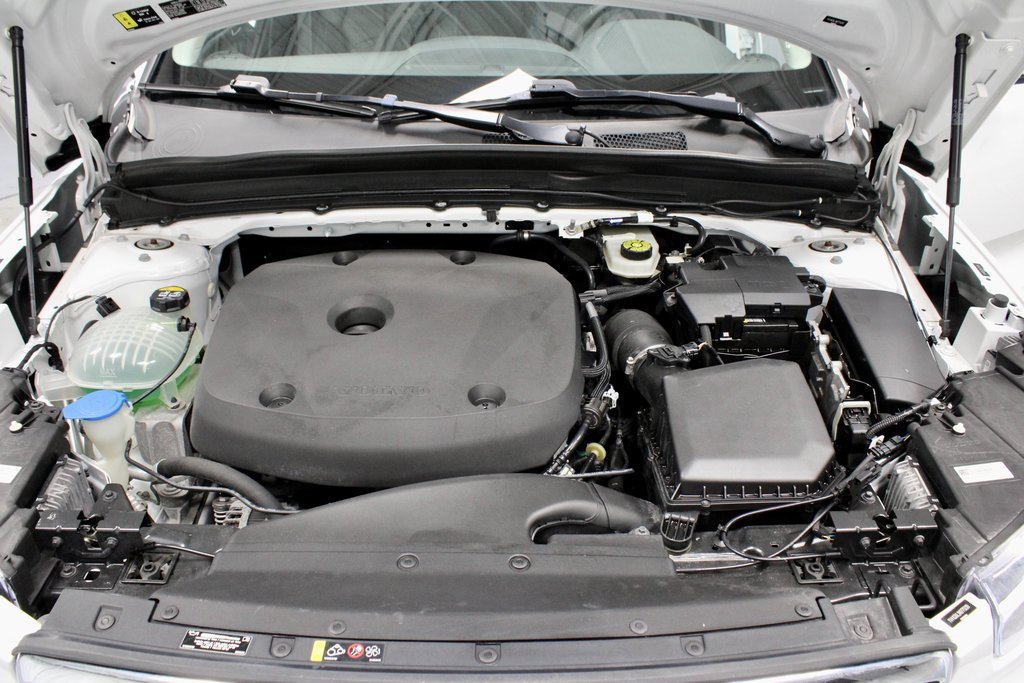 Used 2022 Volvo XC40 T5 Inscription image 18