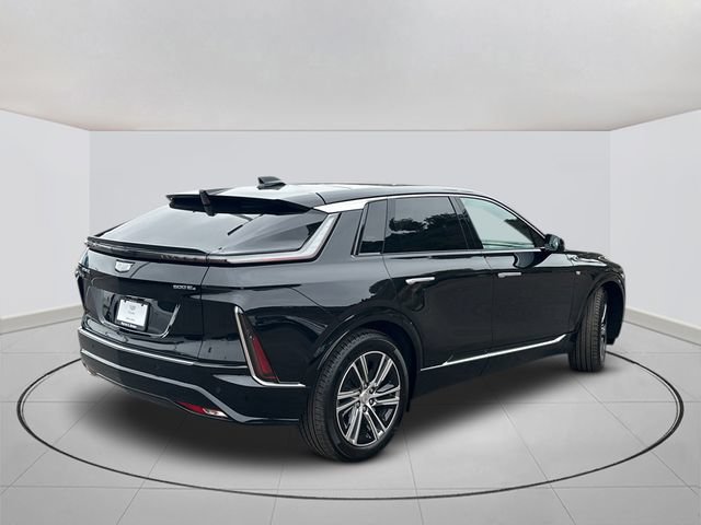 New 2026 Cadillac Lyriq Luxury w/ LPO, Floor Liner Package AWD/4WD image 11