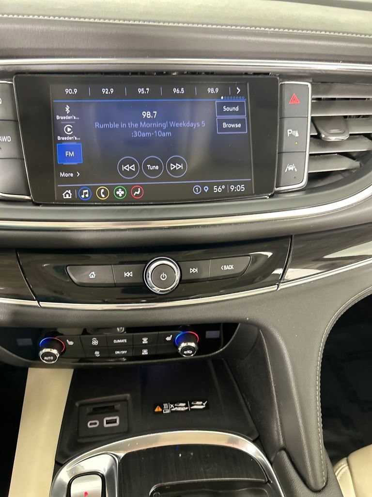 Used 2023 Buick Enclave Essence image 14