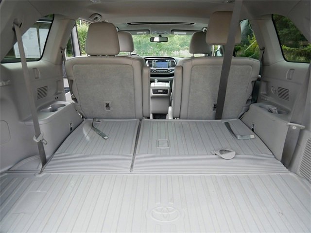 Used 2015 Toyota Highlander Limited image 10