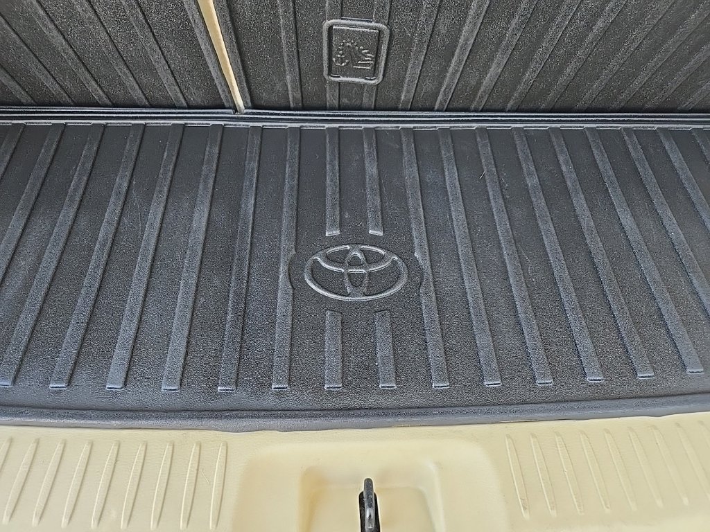 Used 2019 Toyota Highlander XLE FWD image 99