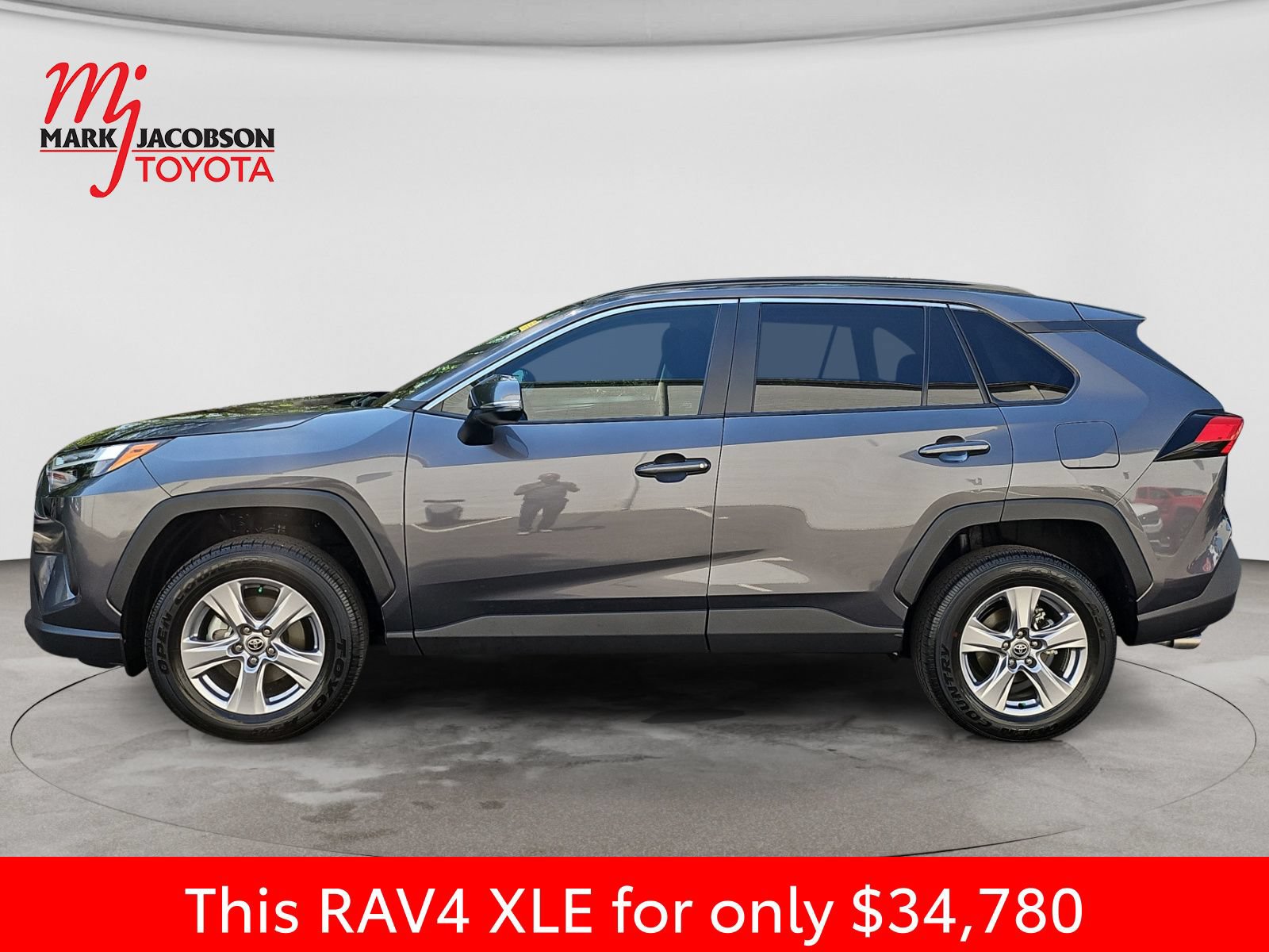 Used 2025 Toyota RAV4 XLE FWD image 15