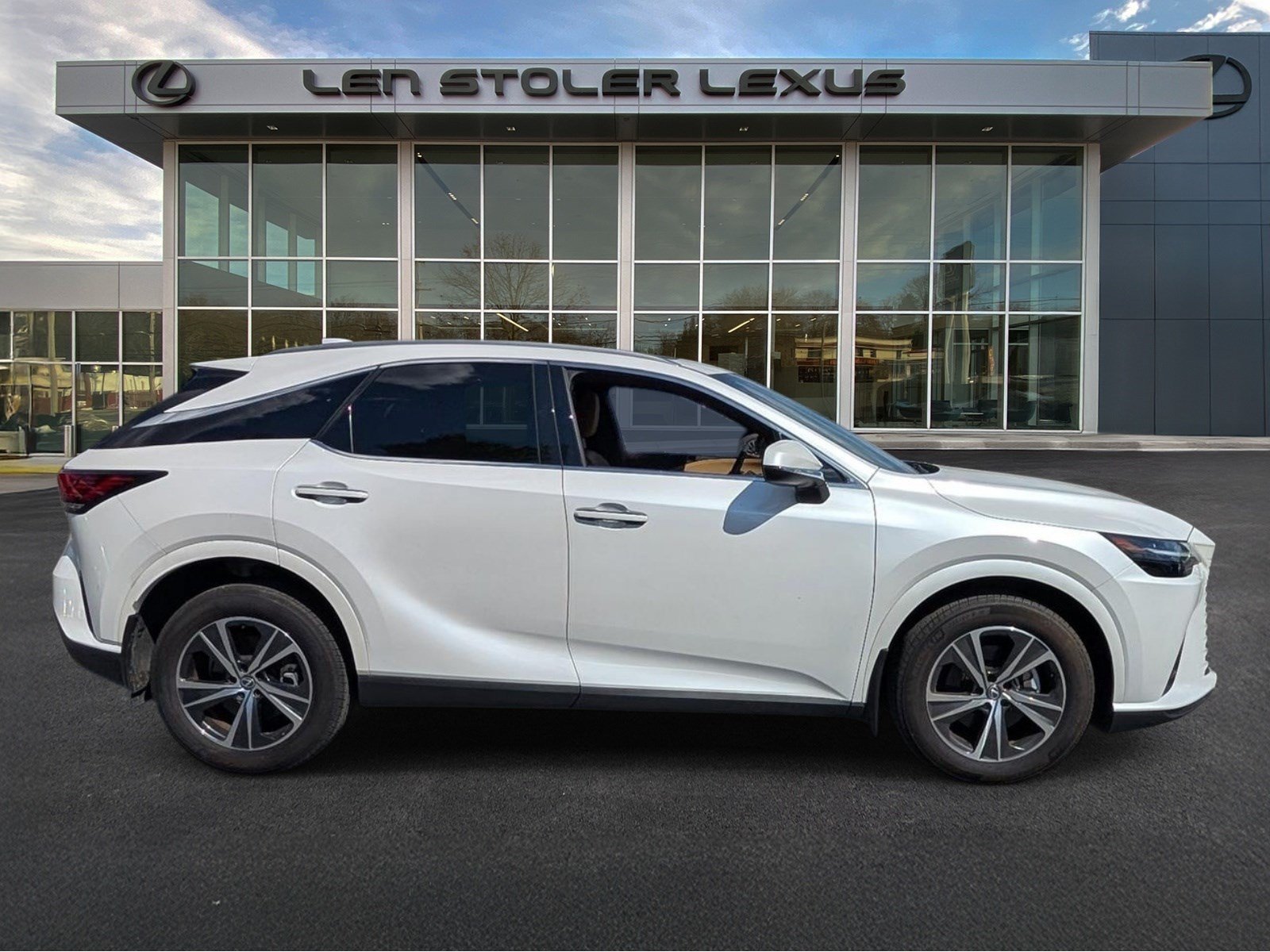 Certified 2024 Lexus RX 350 Premium w/ Accessory Package AWD/4WD image 2