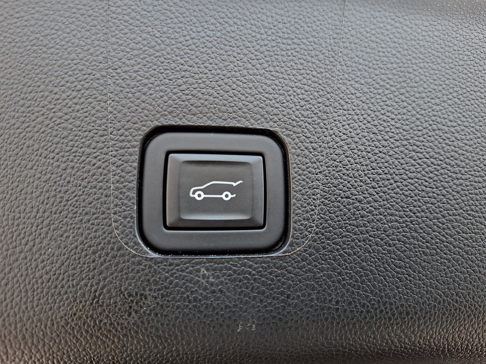 Certified 2023 Chevrolet Traverse LT AWD/4WD image 31
