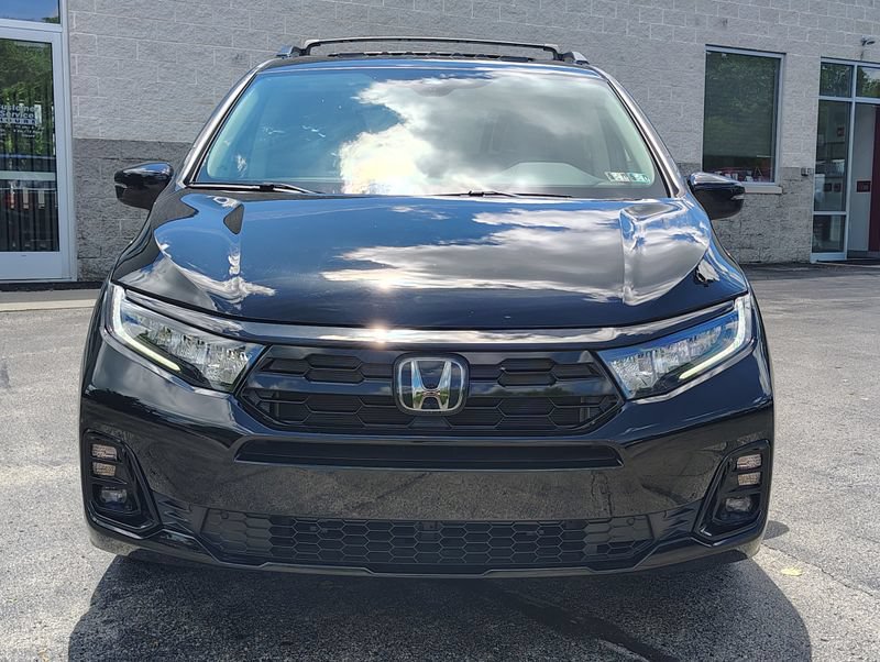 Used 2025 Honda Odyssey Elite image 3