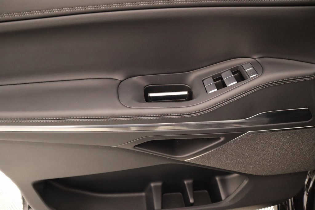 New 2025 Lincoln Navigator Reserve w/ Jet Appearance Package image 17