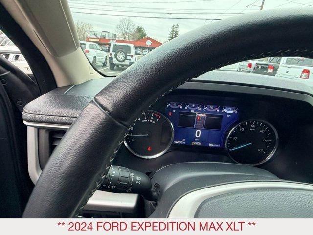 Used 2024 Ford Expedition Max XLT image 22