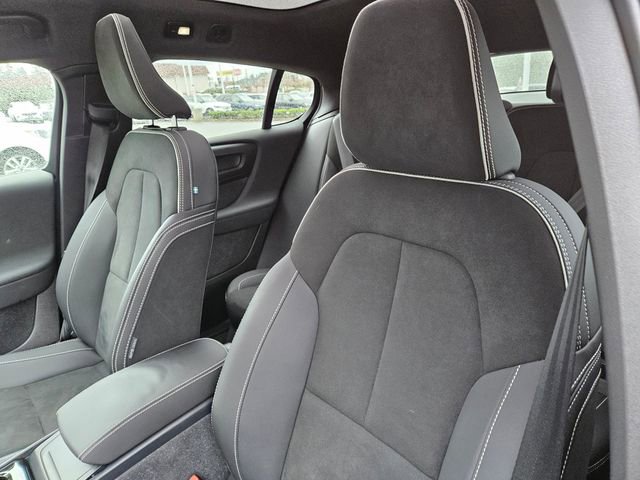 Used 2023 Volvo C40 P8 Recharge Ultimate w/ Protection Package Premier image 14