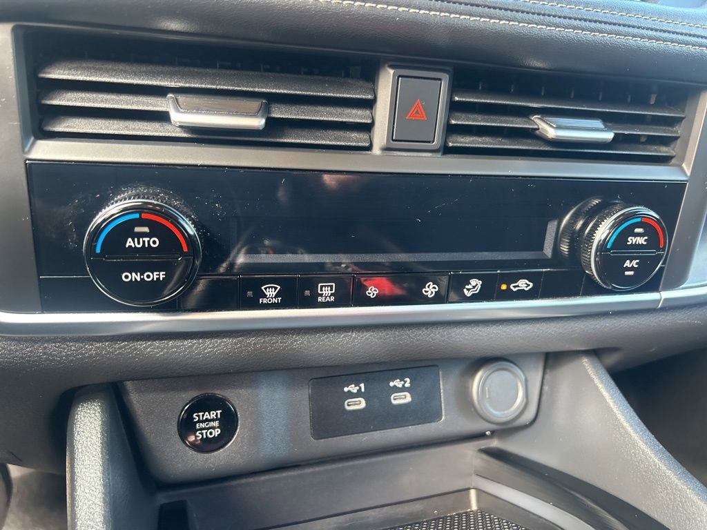 Used 2025 Nissan Rogue SV image 22