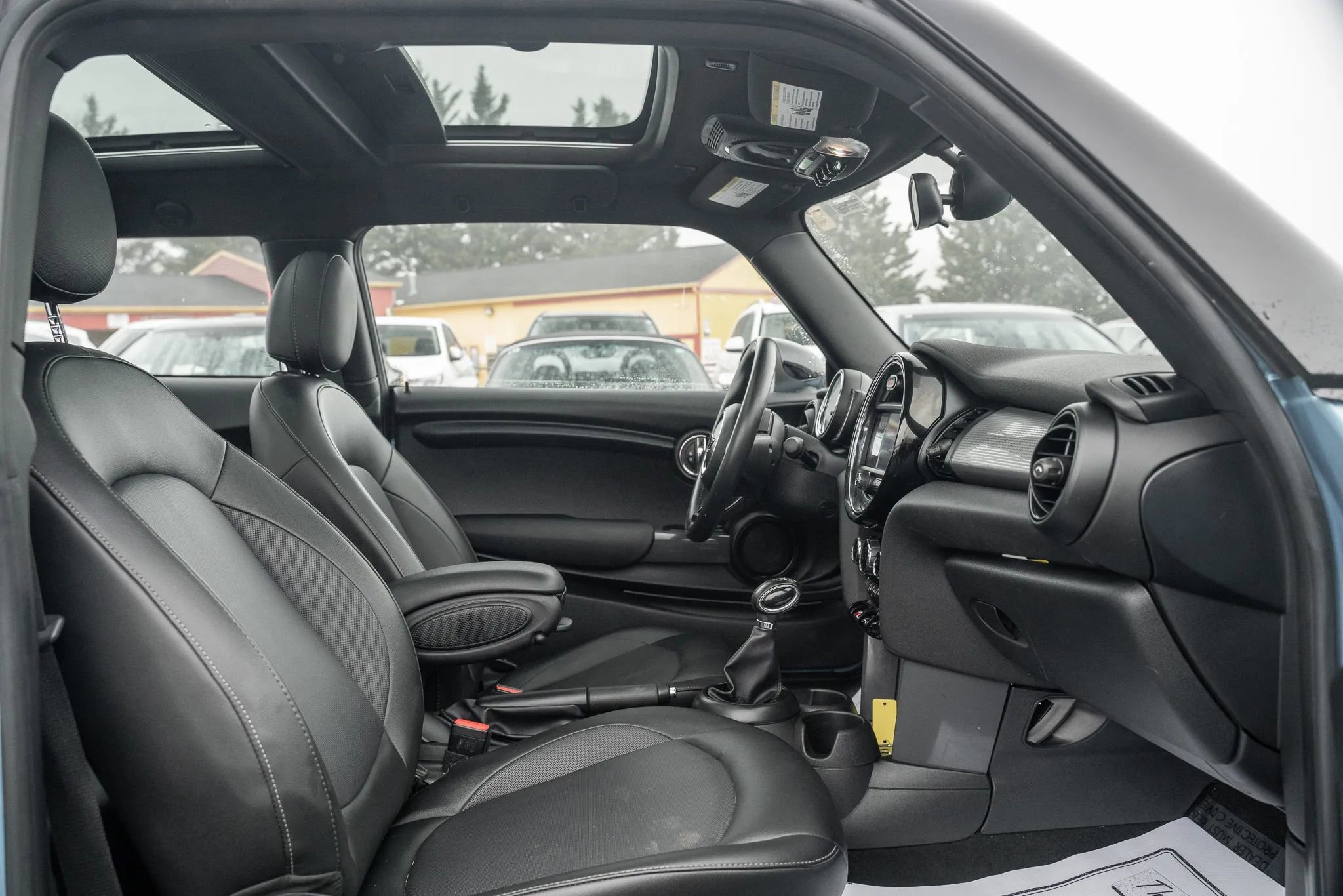 Used 2019 MINI Cooper 2-Door Hardtop image 10