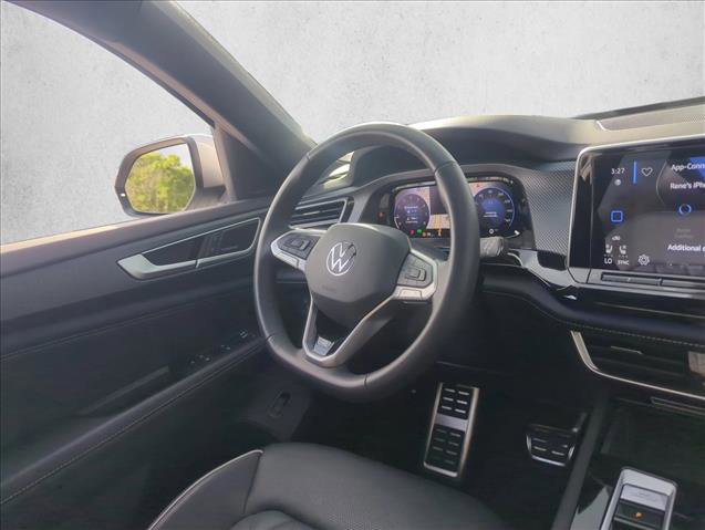 Used 2025 Volkswagen Atlas Cross Sport SEL Premium R-Line image 26