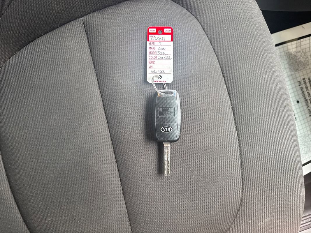 Used 2017 Kia Soul image 48