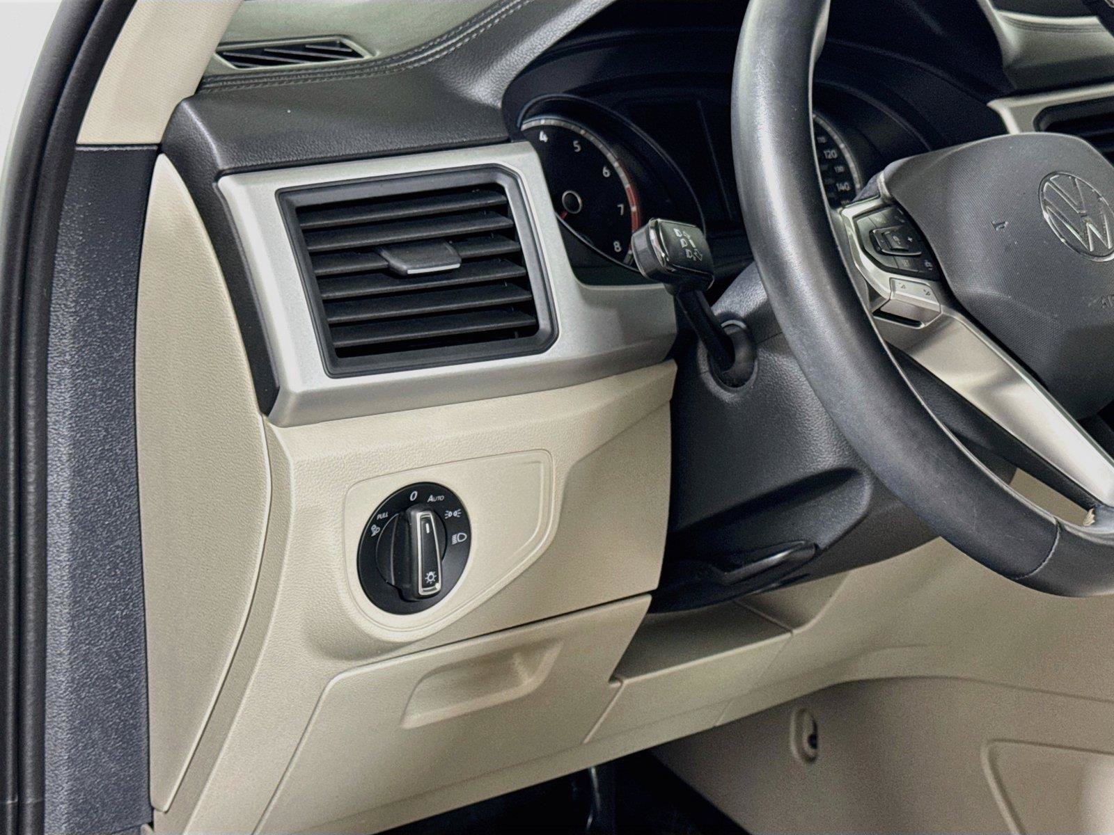 Used 2021 Volkswagen Atlas SE w/ Panoramic Sunroof Package FWD image 8