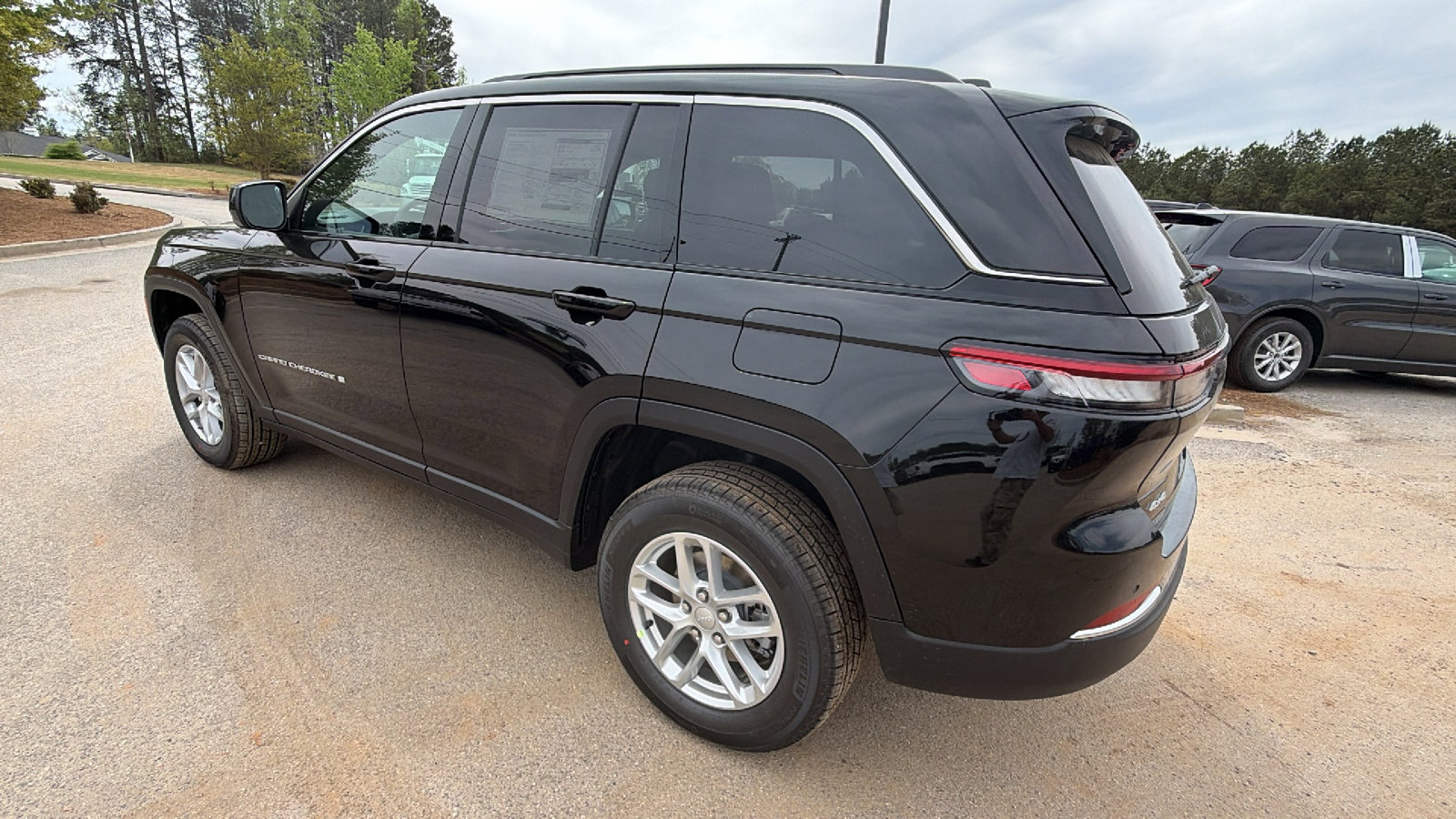 New 2026 Jeep Grand Cherokee Laredo X AWD/4WD image 10