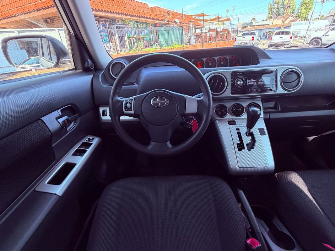 Used 2009 Scion xB FWD image 23