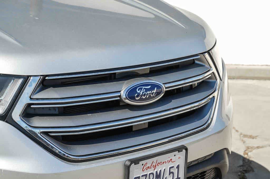 Used 2017 Ford Edge Titanium w/ Equipment Group 301A AWD/4WD image 5