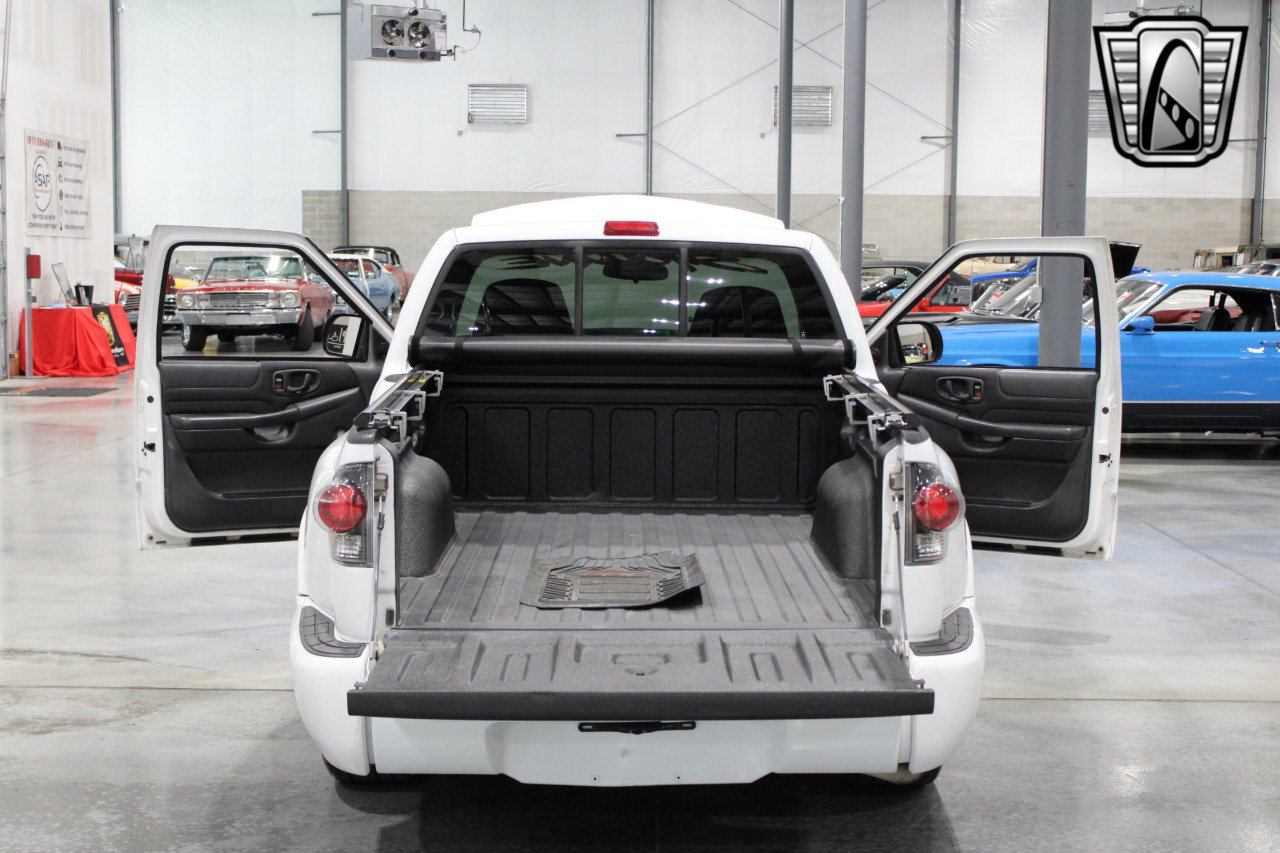 Used 2003 GMC Sonoma SLS w/ SLS Preferred Equipment Group image 18