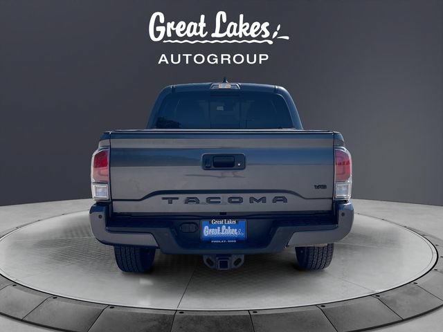 Used 2022 Toyota Tacoma TRD Sport w/ Technology Package AWD/4WD image 4