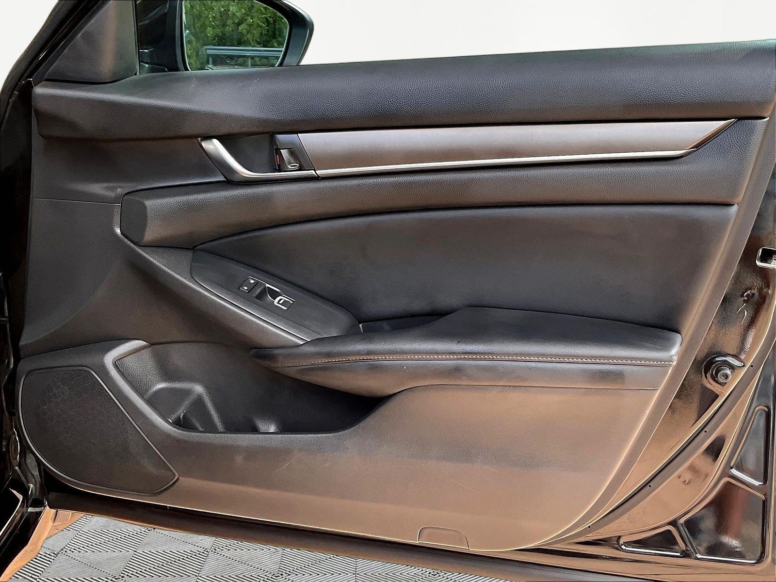 Used 2018 Honda Accord LX image 27