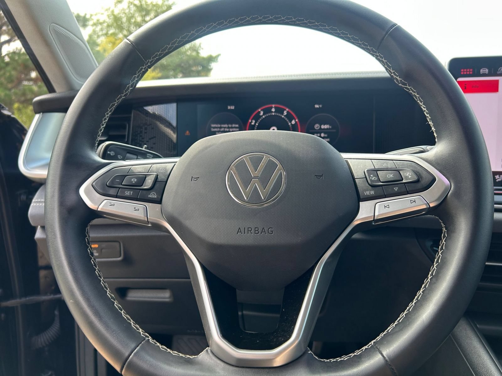 Used 2026 Volkswagen Tiguan SE AWD/4WD image 30