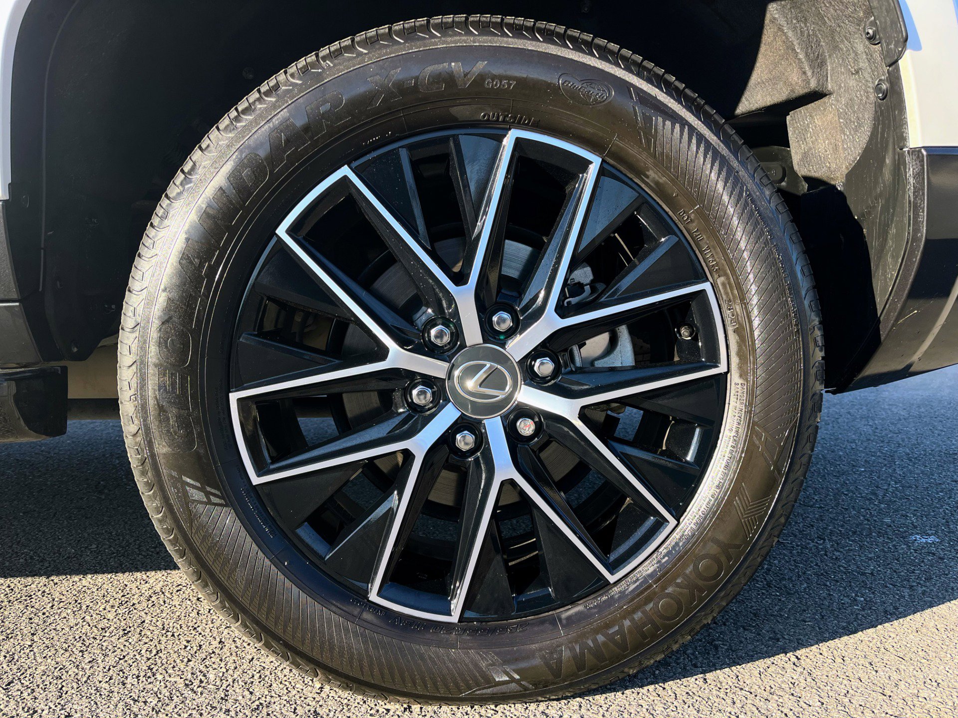 Used 2024 Lexus GX 550 w/ Accessory Package (Z1) image 9